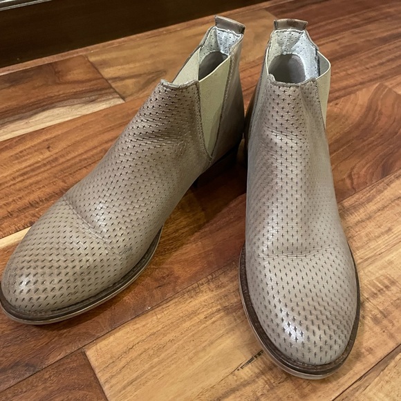 Italian Leather Size 9 Tan Ankle Boots - Picture 1 of 4